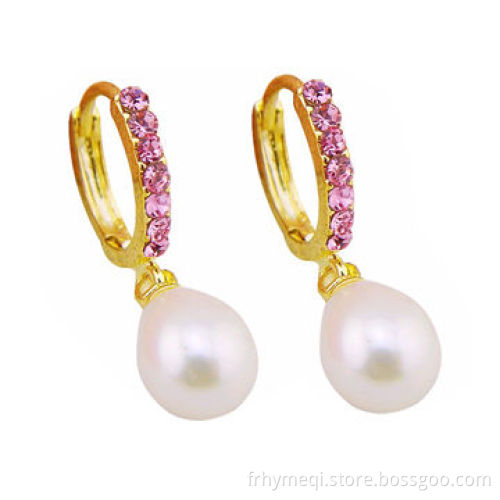 Fashionable imitation pearl hoop earring with rose red rhinestone